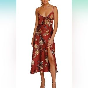 ♥️Sassy little peek-a-boo dress 🤎♥️